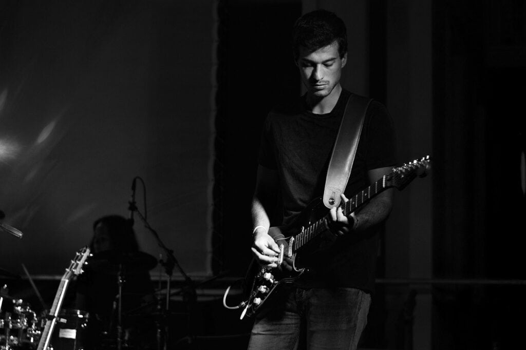 4 Perks To Be Able To Play Guitar By Ear